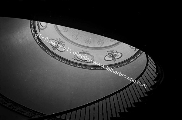 CHAMBER OF COMMERCE CEILING OF STAIRCASE